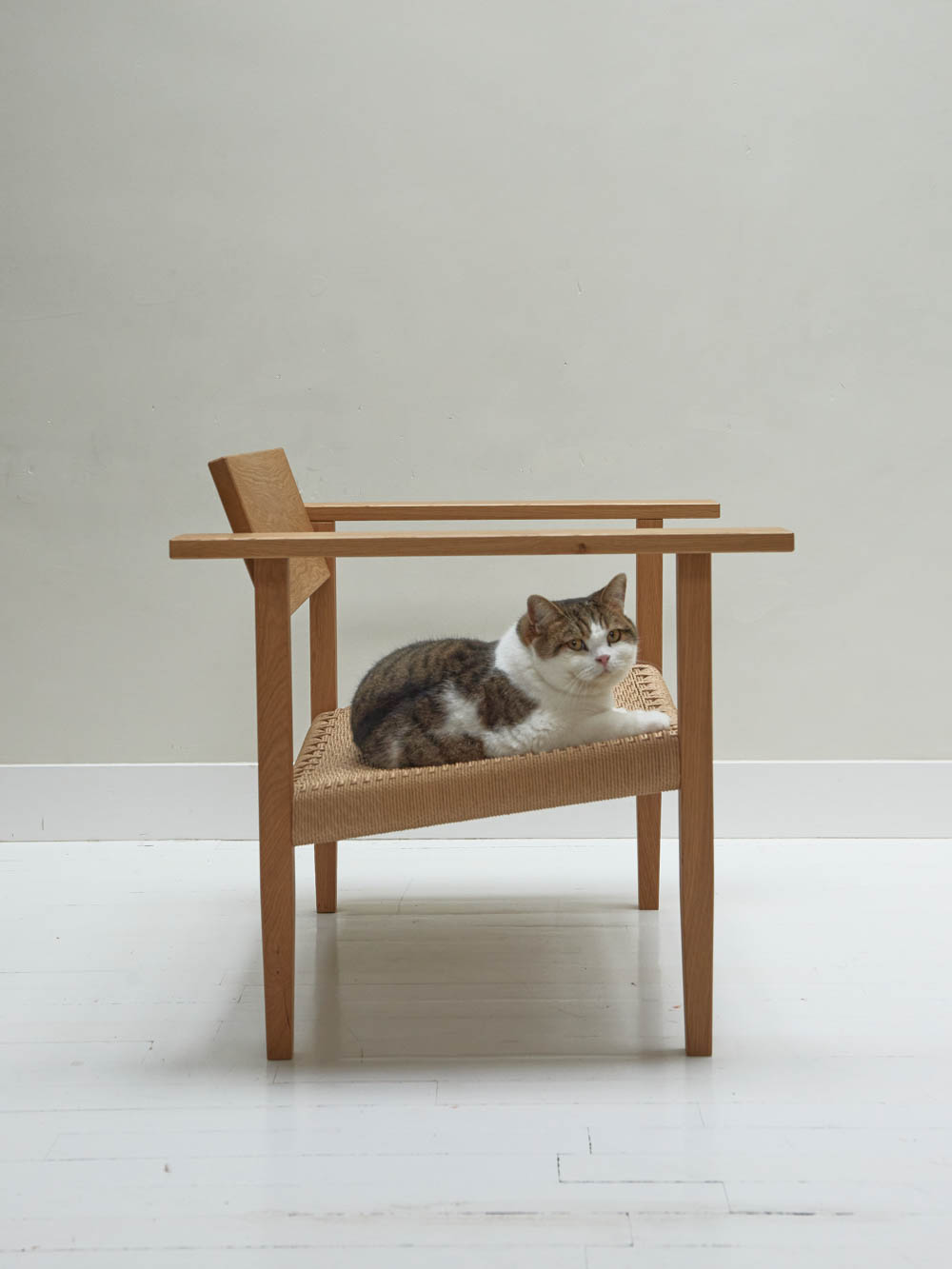 handmade oak lounge chair atelier mooijen handmade furniture oak furniture cat