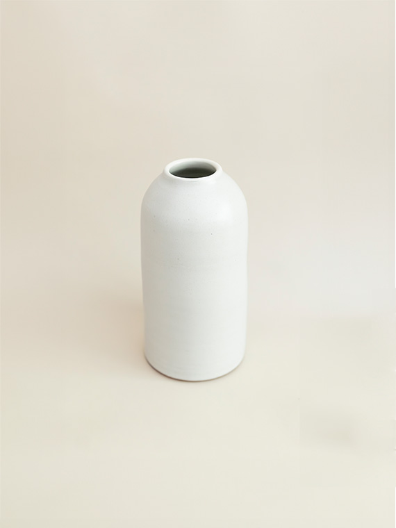 handmade vase ceramic vase atelier sukha ceramics fairtrade ceramics slow flowers kore x sukha cover