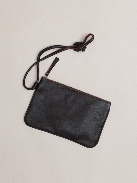 Annemarie sterken atelier sterken handmade leather pouch Tärnsjö Garveri vegetable tanned leather brown